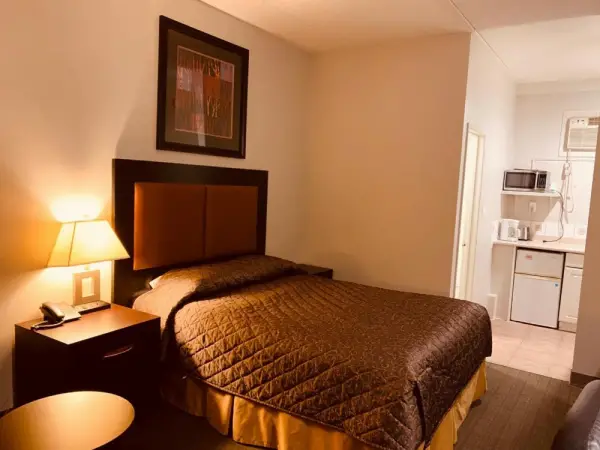 Red Carpet Inn & Suites 10